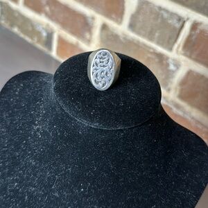 Lois Hill authentic ring